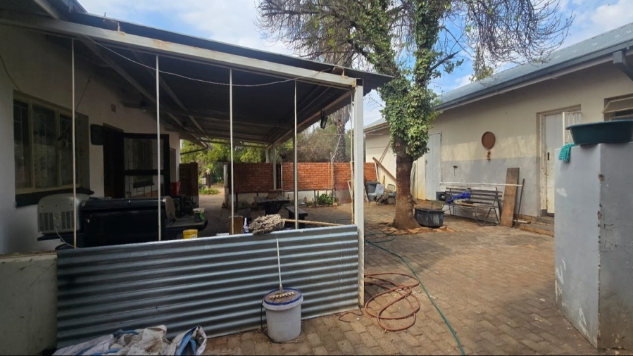 4 Bedroom Property for Sale in Koffiefontein Free State